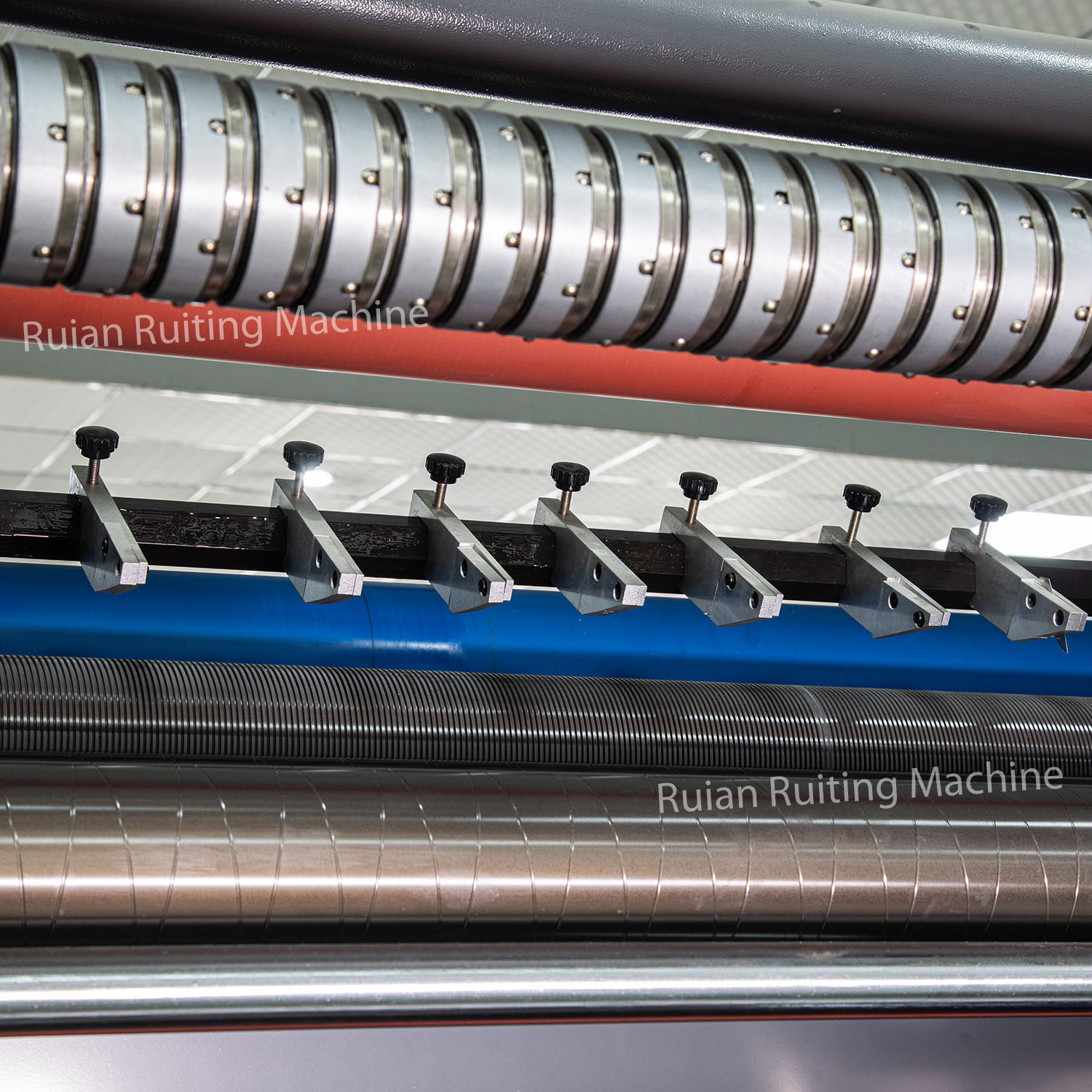  <span style="color:#ffffff;">Высокоскоростная машина для продольной резки</span> 